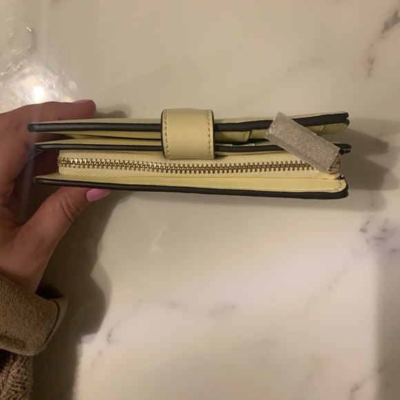 COPY - Kate spade pale yellow wallet - Picture 2 of 3